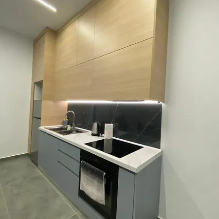 Premium , Golem (Tirana)